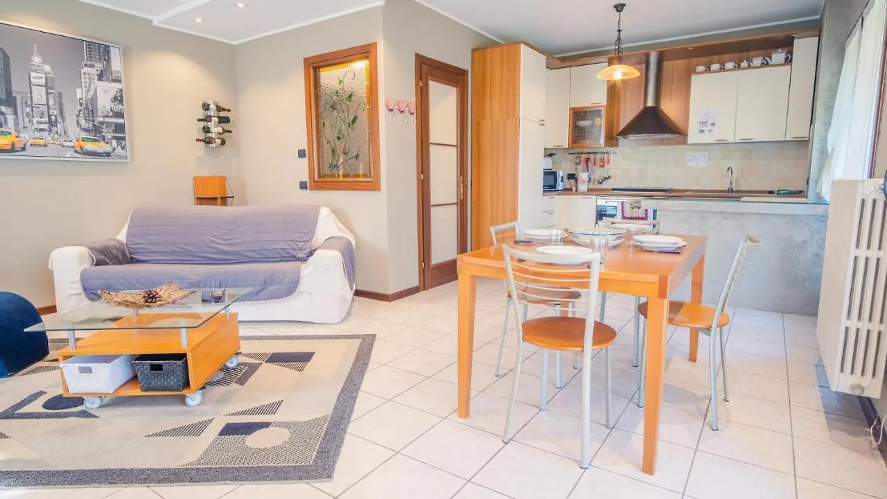 Nice Atmosphere In Casa Deborah - Italian Homing Apartment Sirmione 0*,  Italy